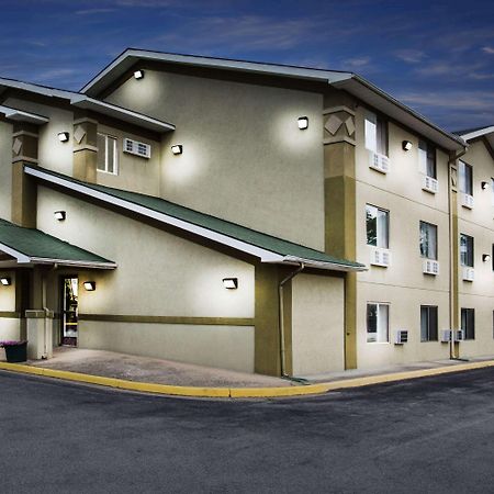 Motel Super 8 By Wyndham Salem Va Esterno foto