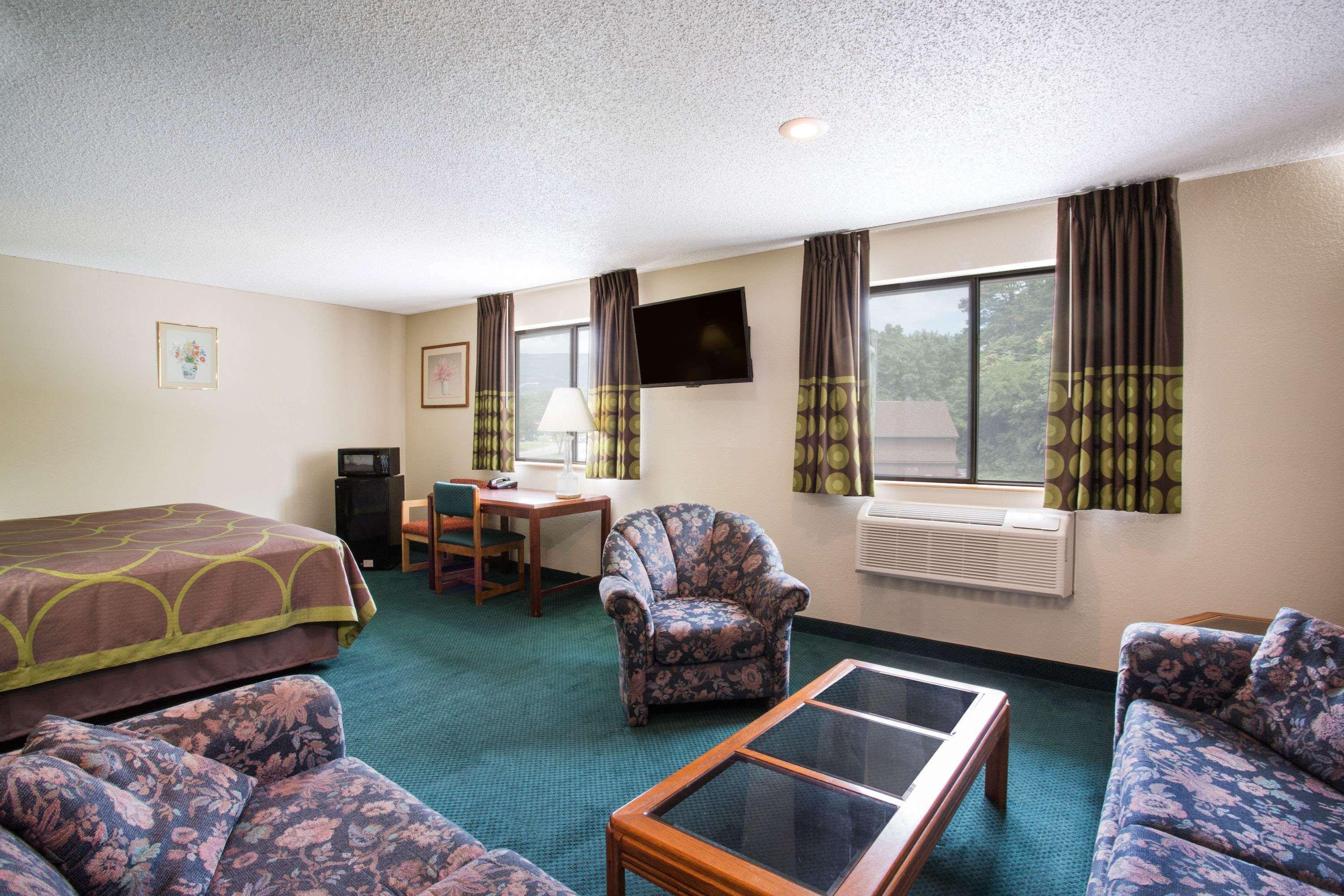 Motel Super 8 By Wyndham Salem Va Esterno foto